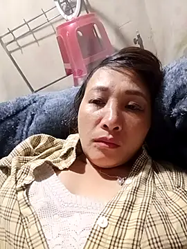 Missa-kute20 online show from 12/22/25, 01:08