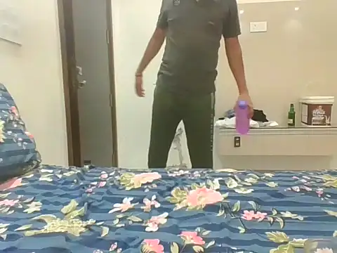 Snapshot of richiirichhh123 chatting on 11/08/25, 03:45 richiirichhh123 online show from 11/08/25, 03:45