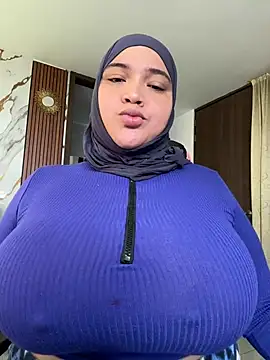 Snapshot of sweetmuslim01 chatting on 06/16/26, 05:59 sweetmuslim01 online show from 06/16/26, 05:59