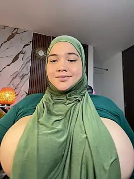 Snapshot of sweetmuslim01 chatting on 07/07/26, 06:47 sweetmuslim01 online show from 07/07/26, 06:47