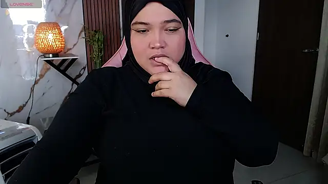 Snapshot of sweetmuslim01 chatting on 07/13/26, 09:39 sweetmuslim01 online show from 07/13/26, 09:39