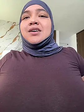 Snapshot of sweetmuslim01 chatting on 07/16/26, 07:20 sweetmuslim01 online show from 07/16/26, 07:20
