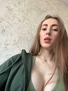 Victoria Vi online show from 11/14/25, 11:42