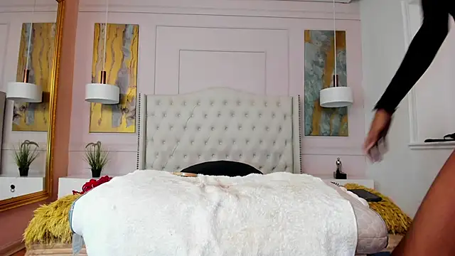 RosaliaMontero online show from 11/18/25, 04:33