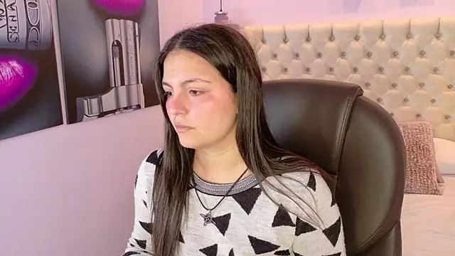 GabyQueens online show from 11/18/25, 03:05