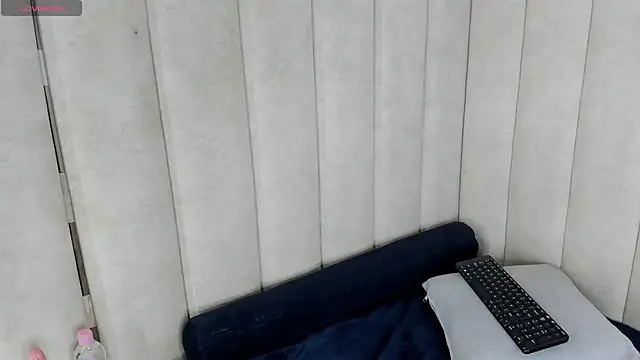 TifanyGrey online show from 11/06/25, 09:15