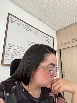 cleo wale  online show from 11/25/25, 04:40