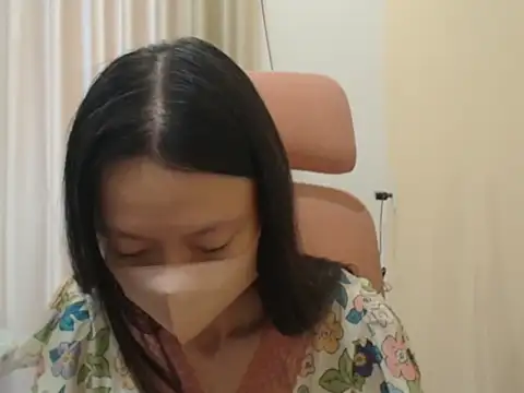 Lil-Cherries online show from 04/04/26, 03:49