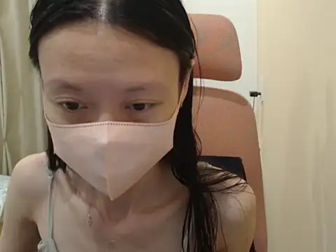 Lil-Cherries online show from 04/10/26, 03:17