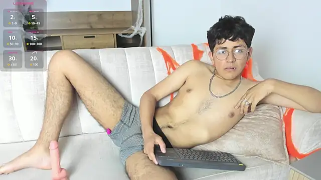 Snapshot of LustyGuy18 chatting on 11/07/25, 10:21 LustyGuy18 online show from 11/07/25, 10:21