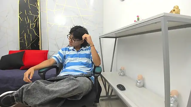 Snapshot of Zoro_V chatting on 11/09/25, 07:34 Zoro V online show from 11/09/25, 07:34