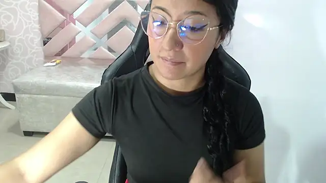 Snapshot of Nezuko1_Amaterasu1_ch chatting on 11/11/25, 05:46 Nezuko1 Amaterasu1 ch online show from 11/11/25, 05:46