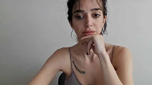 gloriyapg online show from 12/14/25, 10:42