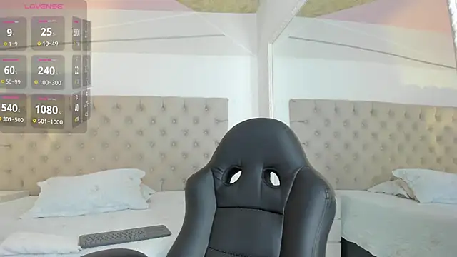 Snapshot of ZarinaWynne chatting on 12/01/25, 08:47 ZarinaWynne online show from 12/01/25, 08:47