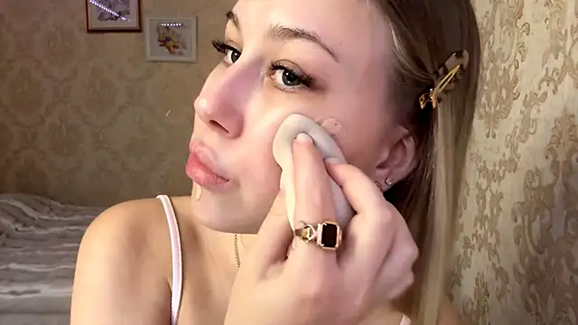 Snapshot of Rose_Lachrymose chatting on 11/07/25, 12:49 Rose Lachrymose online show from 11/07/25, 12:49