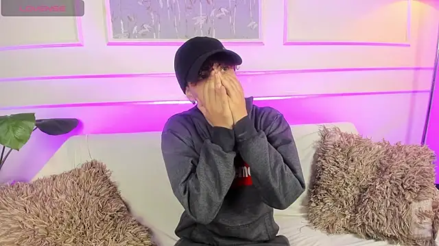 AliceMadnes online show from 03/23/26, 01:37