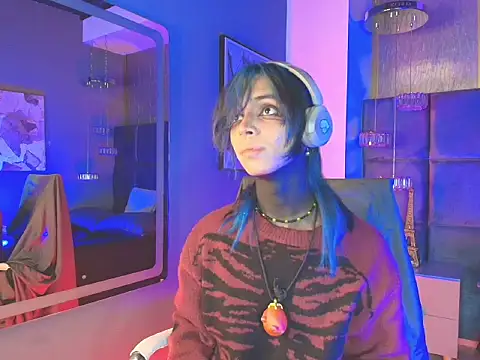 luxiel  online show from 04/16/26, 08:31