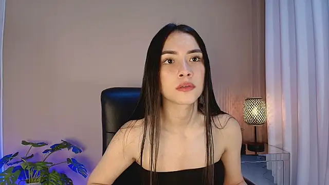 MissEmma   online show from 12/04/25, 10:02