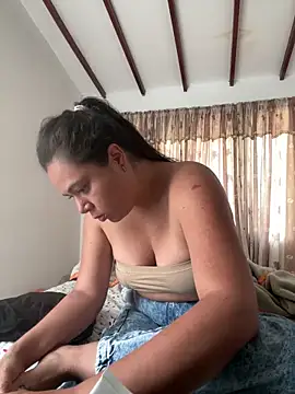 LorieFerrer online show from 05/04/26, 03:19