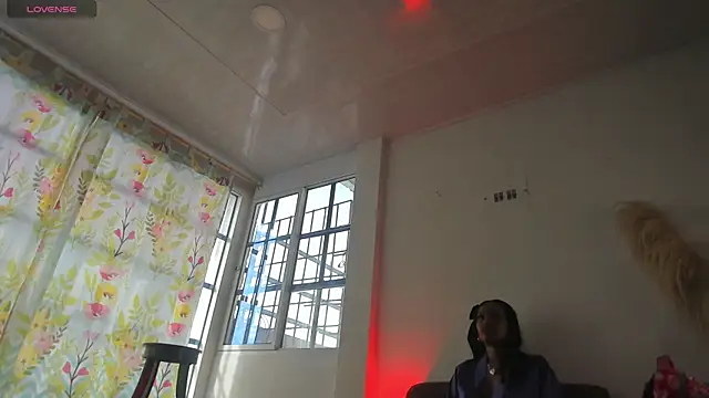 Snapshot of Camile_Queen chatting on 11/10/25, 08:08 Camile Queen online show from 11/10/25, 08:08