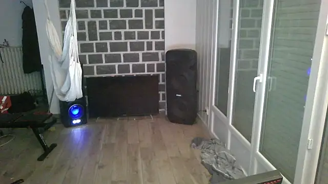 samia42 online show from 12/18/25, 09:54