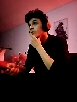 Snapshot of Karmicpleasures_ chatting on 11/17/25, 04:35 Karmicpleasures online show from 11/17/25, 04:35