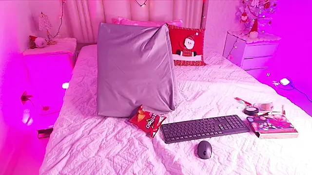 alanarose18 online show from 12/05/25, 07:32