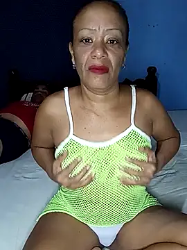 Snapshot of CUTE_V_LOVE chatting on 12/02/25, 01:28 CUTE V LOVE online show from 12/02/25, 01:28