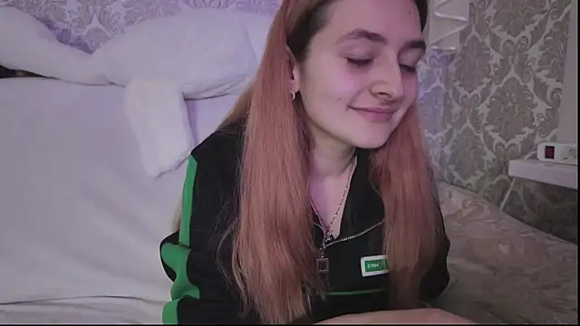 SweetLiaison online show from 11/11/25, 06:08