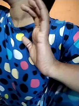Sexy Divya   online show from 04/07/26, 12:55
