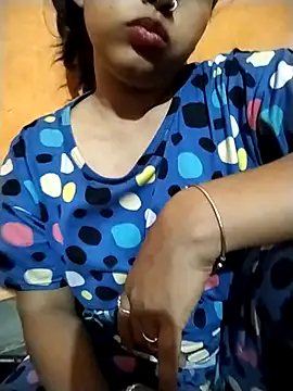Sexy Divya   online show from 04/16/26, 05:25