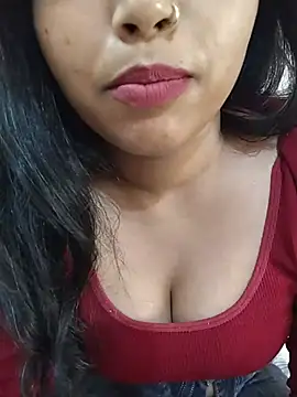 Sexy Divya   online show from 05/15/26, 12:56