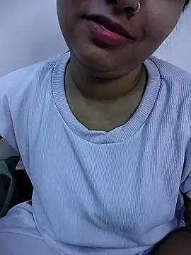 Sexy Divya   online show from 05/26/26, 04:19