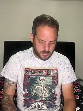 Snapshot of vanevip123 chatting on 11/25/25, 11:10 vanevip123 online show from 11/25/25, 11:10