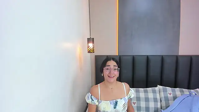 NicoletCherry   online show from 12/13/25, 07:53