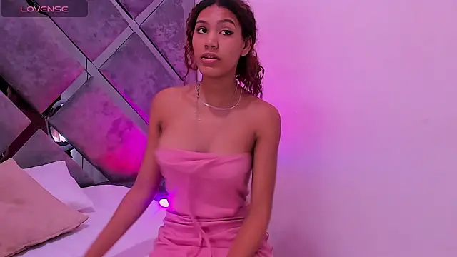 luciagray1 online show from 03/08/26, 09:40