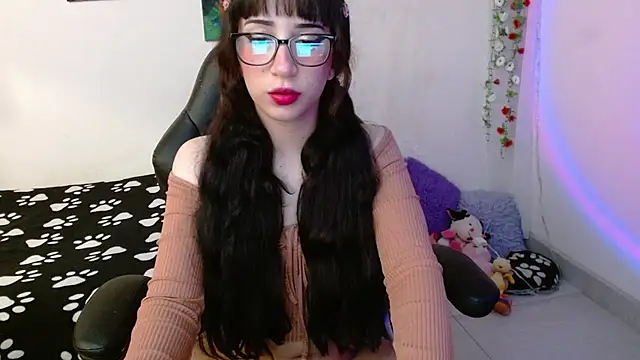 Snapshot of violetasweettt chatting on 11/08/25, 02:01 violetasweettt online show from 11/08/25, 02:01