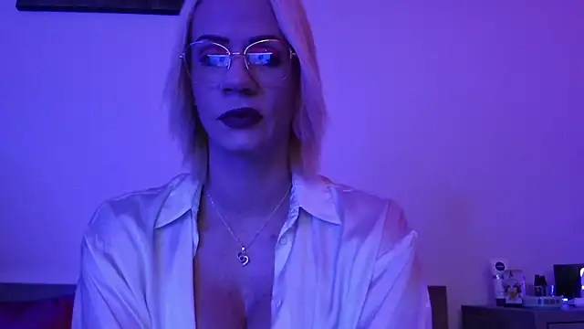 Snapshot of BlondeShemale chatting on 11/09/25, 03:10 BlondeShemale online show from 11/09/25, 03:10