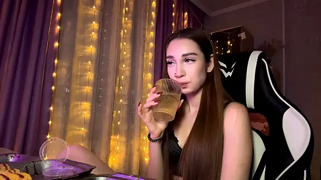 HollyPaw online show from 01/12/26, 08:14