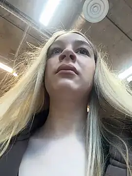 SashaCatt online show from 04/17/26, 08:17