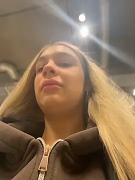 SashaCatt online show from 04/19/26, 08:46