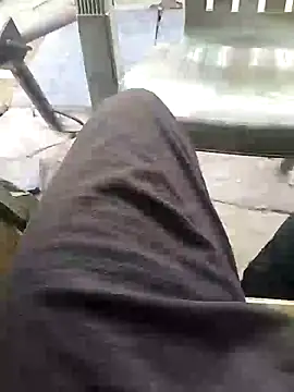 Snapshot of LEOMEGHA2026 chatting on 11/15/25, 09:06 LEOMEGHA2026 online show from 11/15/25, 09:06