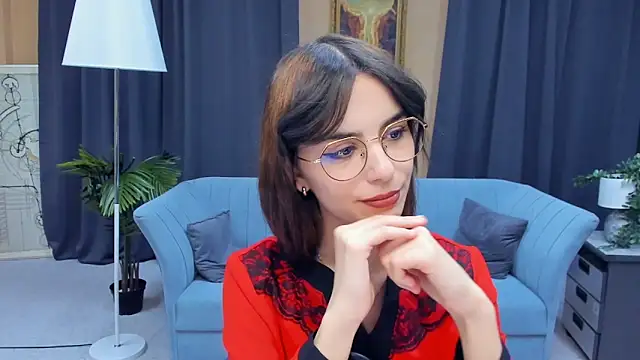 Snapshot of KellyeSieck chatting on 11/12/25, 09:21 KellyeSieck online show from 11/12/25, 09:21