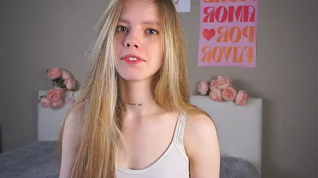 Snapshot of TiffinyMergist chatting on 11/26/25, 07:37 TiffinyMergist online show from 11/26/25, 07:37