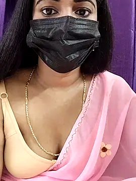 Snapshot of Honeya96 chatting on 11/09/25, 01:53 Honeya96 online show from 11/09/25, 01:53