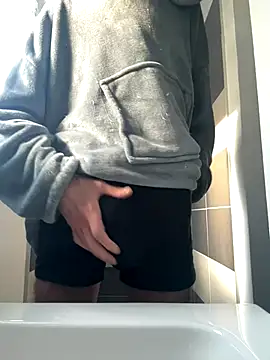 groschibre40100 online show from 11/16/25, 10:32