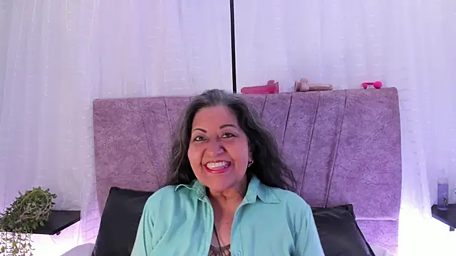 Victoriaa Anderson online show from 04/16/26, 01:45