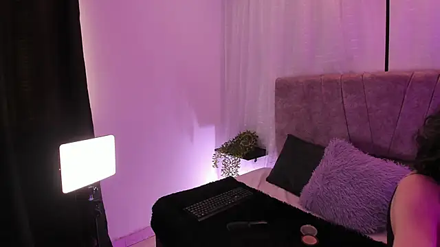 Victoriaa Anderson online show from 04/30/26, 01:28
