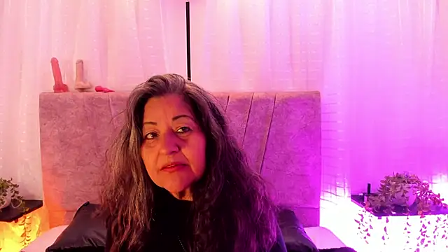 Victoriaa Anderson online show from 05/26/26, 07:54