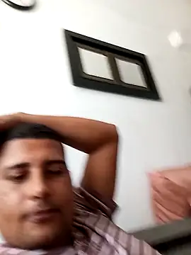 Snapshot of tutancamin chatting on 11/08/25, 04:07 tutancamin online show from 11/08/25, 04:07